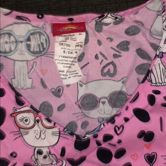 Scrub top - Picture 2 of 2